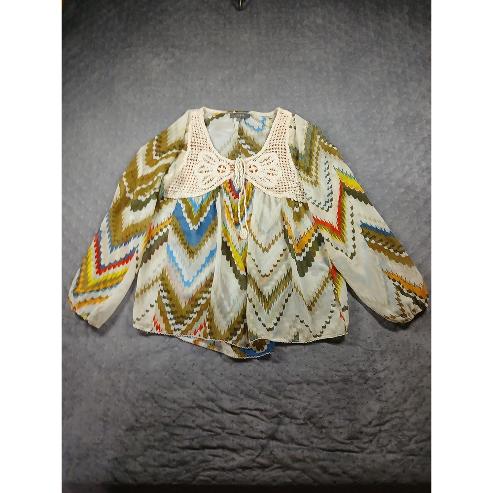Umgee USA Boho Crochet Lace Yoke Chevron Zigzag Print Blouse Tassel Tie Medium